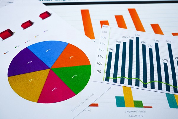 Quantidade mínima e máxima: como planejar tiragens inteligentes