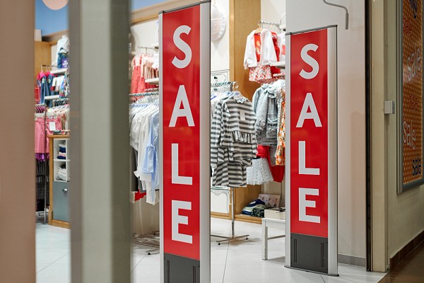 Sinalização interna e externa: o que muda no fluxo de clientes de uma loja